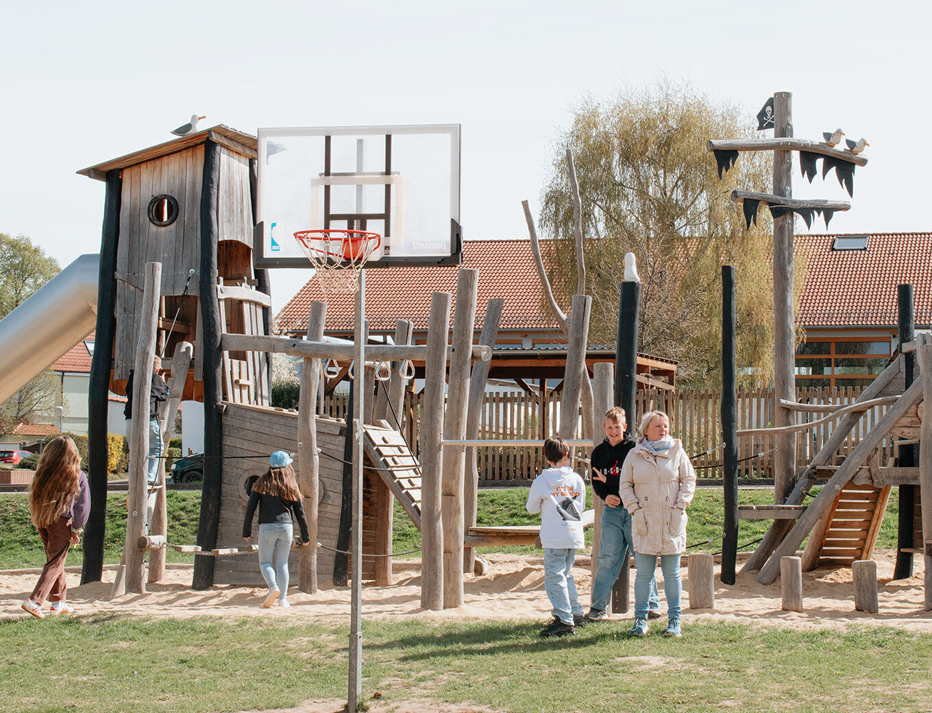 Spielplatz Aktiv Schule Emleben