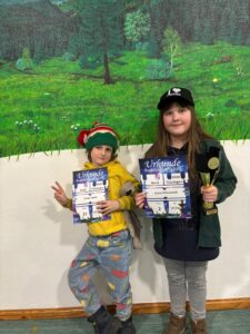 Erfolgreiche Aktiv-Schülerinnen und -Schüler bei der Bezirksmeisterschaft im Schach